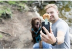 Kolíček/držák na pamlsky k focení selfie 2 x 4,5 x 1,5 cm